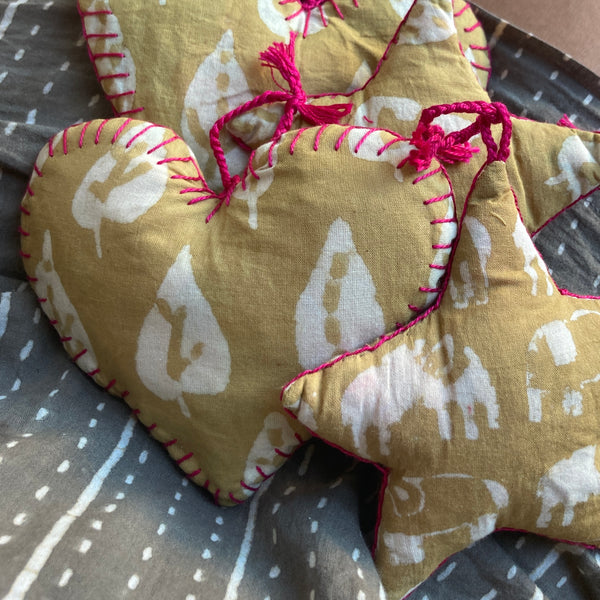 Heart Ornament- Bold Leaf